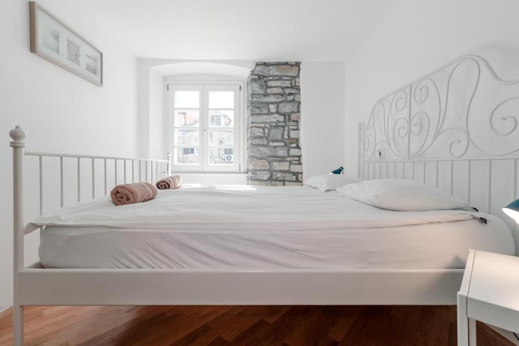 Apartments Artemus Music Piran Exterior photo